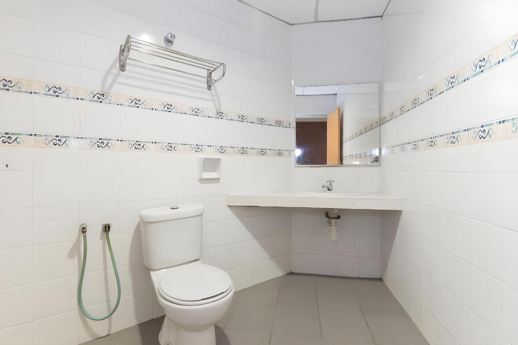 Super Oyo 447 Comfort Hotel Meru Klang Extérieur photo