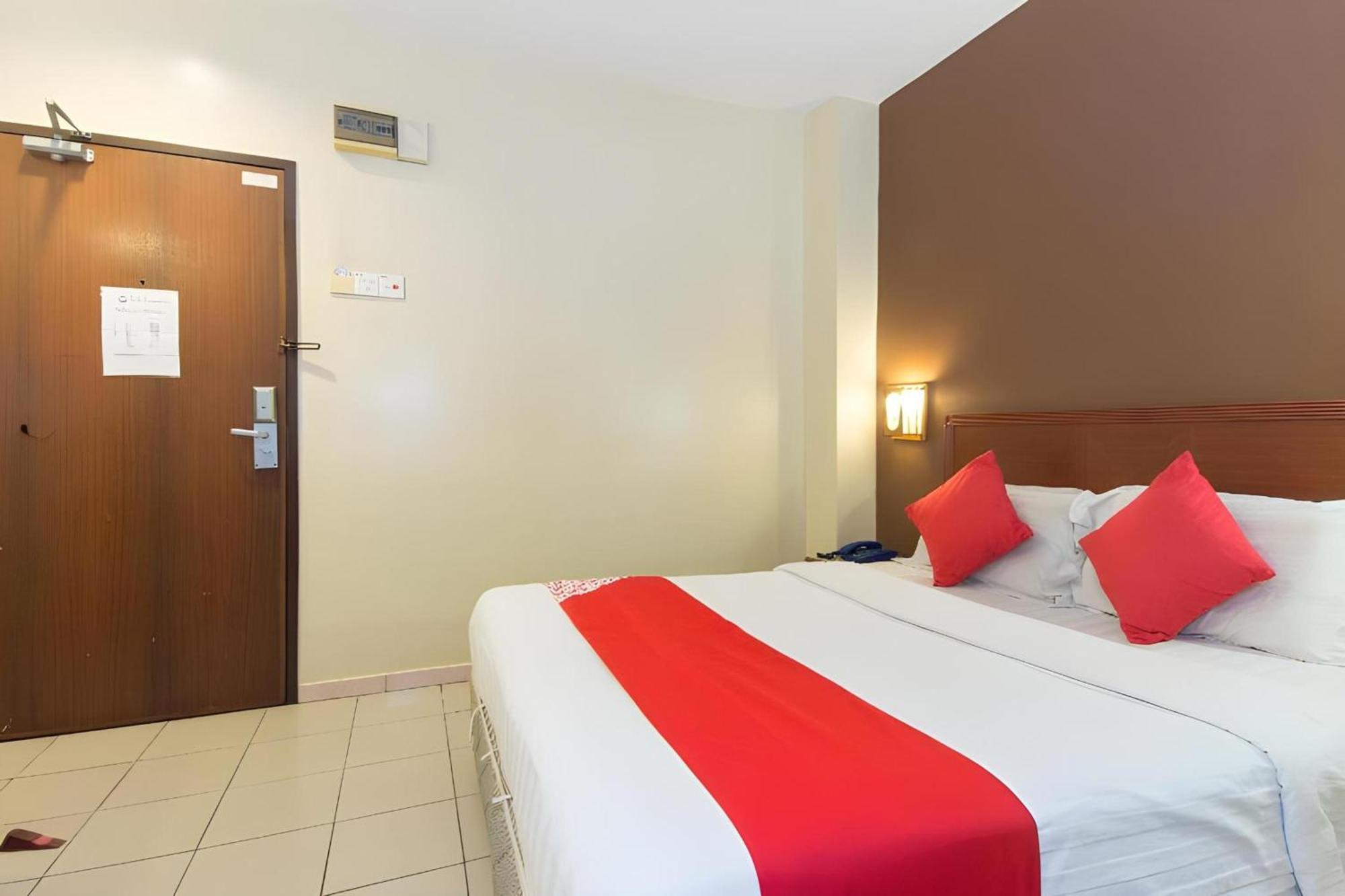 Super Oyo 447 Comfort Hotel Meru Klang Extérieur photo