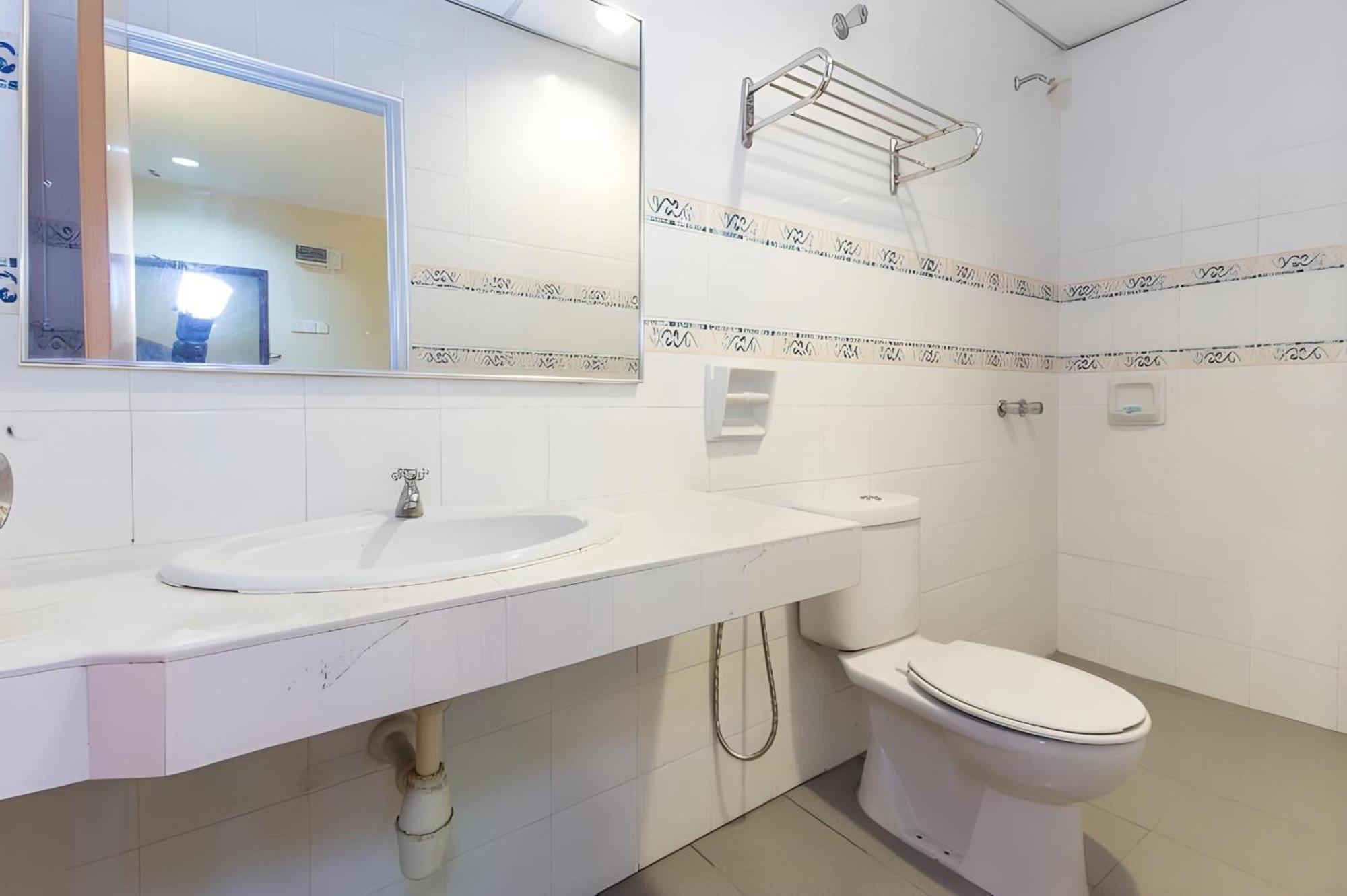 Super Oyo 447 Comfort Hotel Meru Klang Extérieur photo