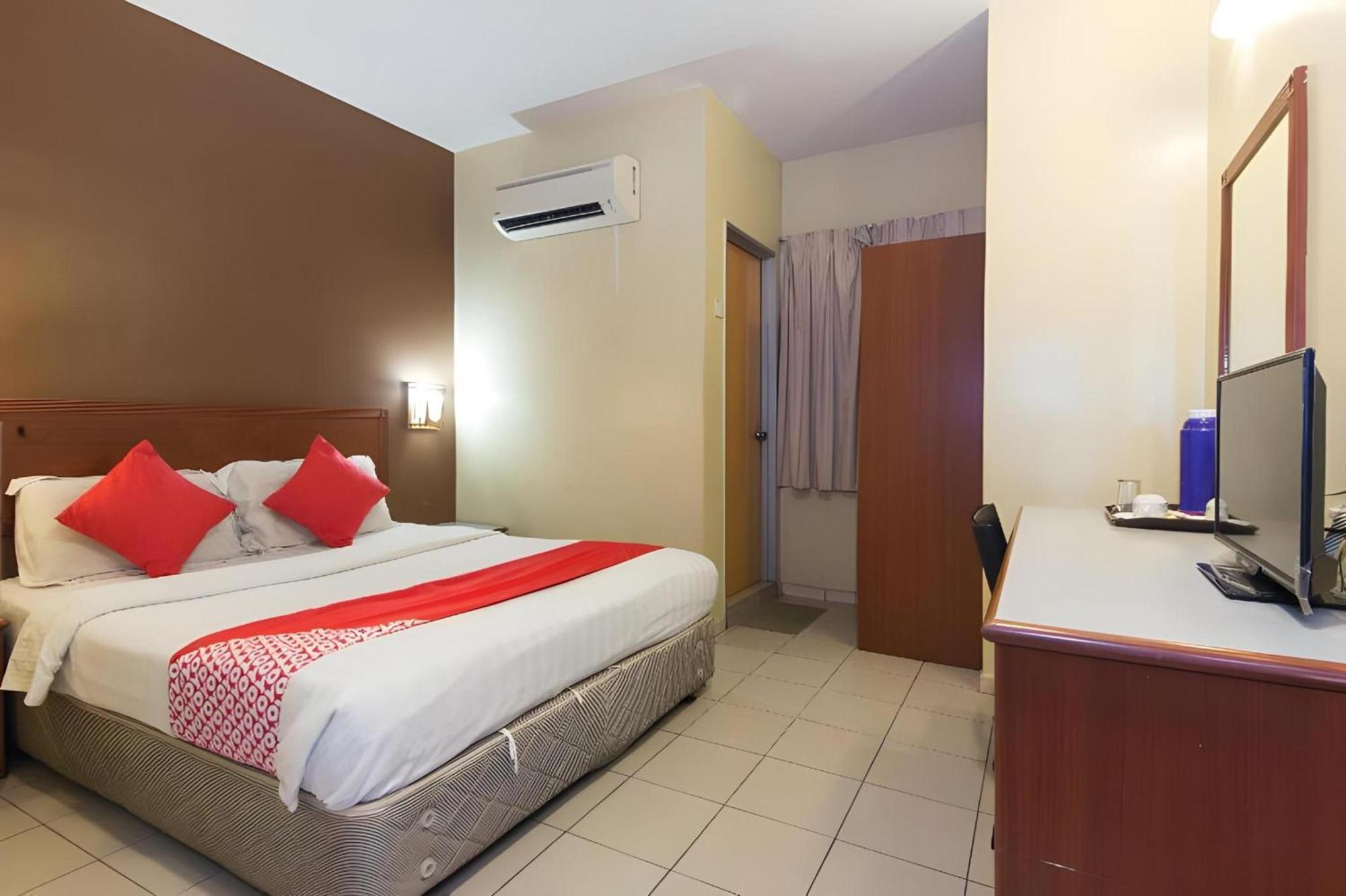 Super Oyo 447 Comfort Hotel Meru Klang Extérieur photo